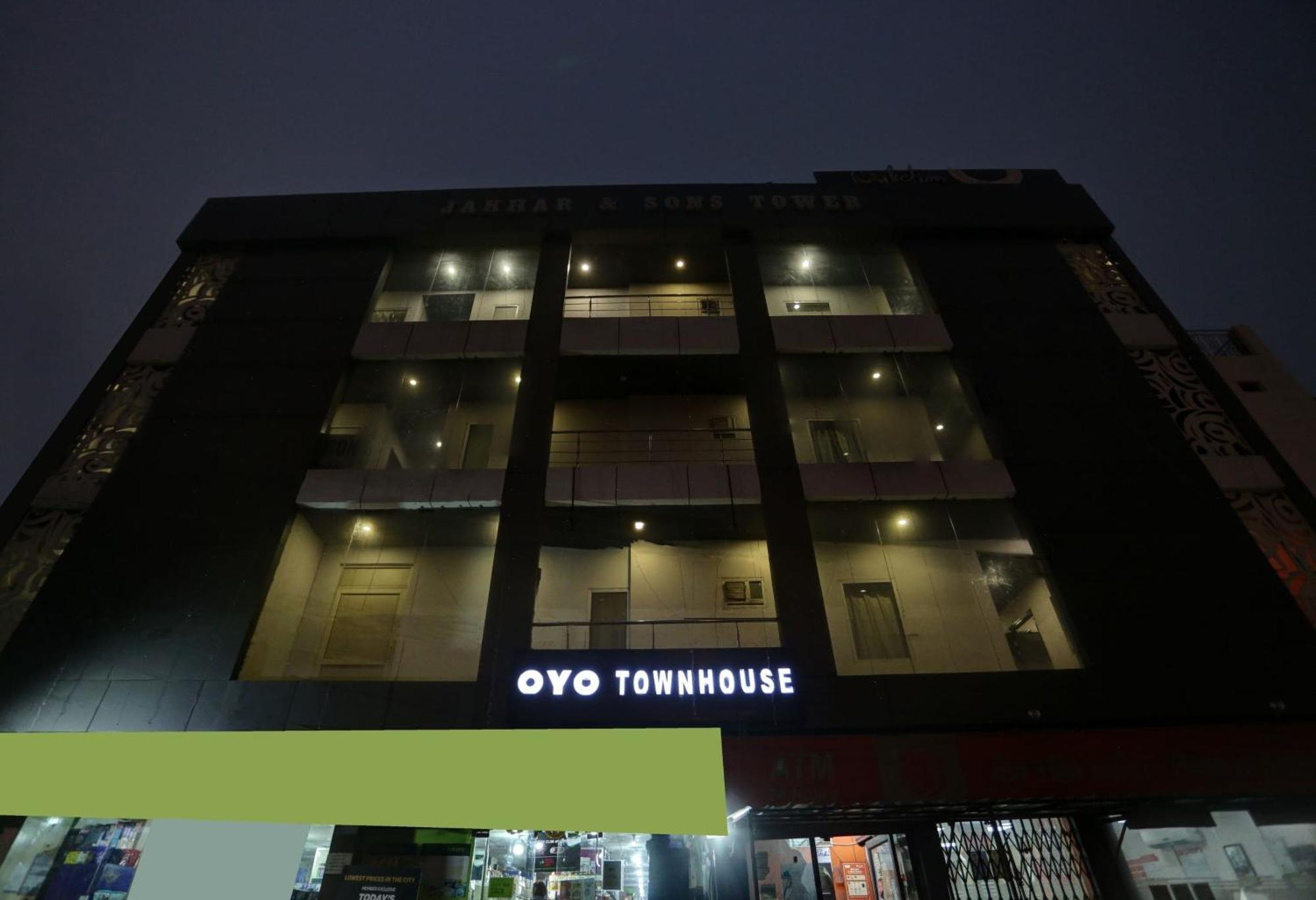 Hotel Townhouse Nangal Raya Pankha Road New Delhi
